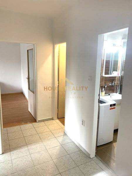 Pekný 2 izbový byt s lodžiou Nobelova ulica, Bratislava III.Nové Mesto