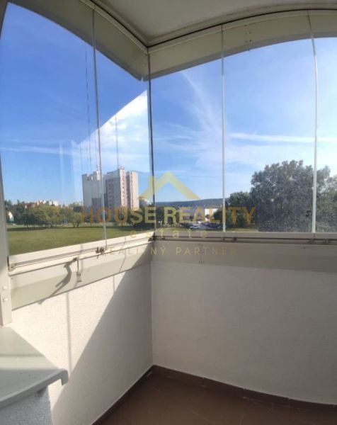 Prenájom 3 izbový byt, Koprivnická ulica, Bratislava IV. Dúbravka