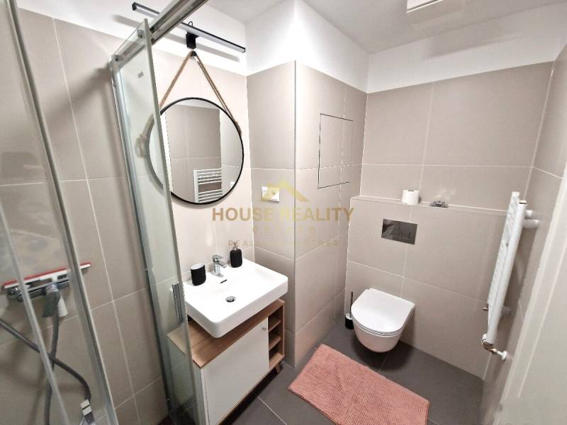 Prenájom garsónka SLNEČNICE, Fialová ulica, Bratislava V. Petržalka