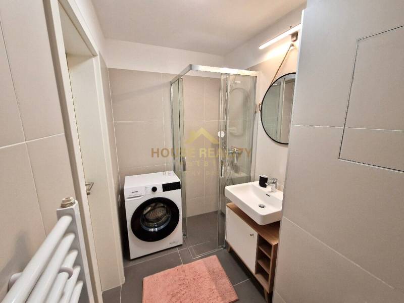 Prenájom garsónka SLNEČNICE, Fialová ulica, Bratislava V. Petržalka