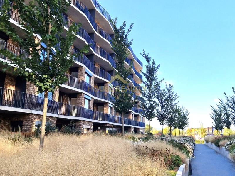 Prenájom garsónka SLNEČNICE, Fialová ulica, Bratislava V. Petržalka