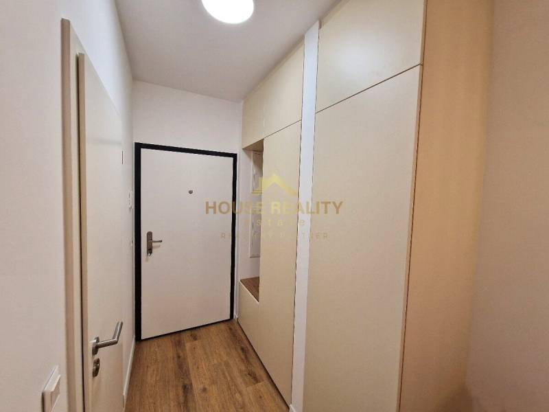 Prenájom garsónka SLNEČNICE, Fialová ulica, Bratislava V. Petržalka