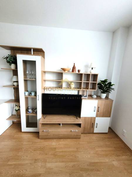 Prenájom pekný 1 izbový byt, Ďatelinová ulica, Bratislava II. Ružinov