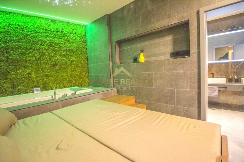 Veľký 2 izbový byt s wellness, Zámocká ulica, Bratislava I.Staré Mesto