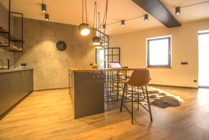 Veľký 2 izbový byt s wellness, Zámocká ulica, Bratislava I.Staré Mesto