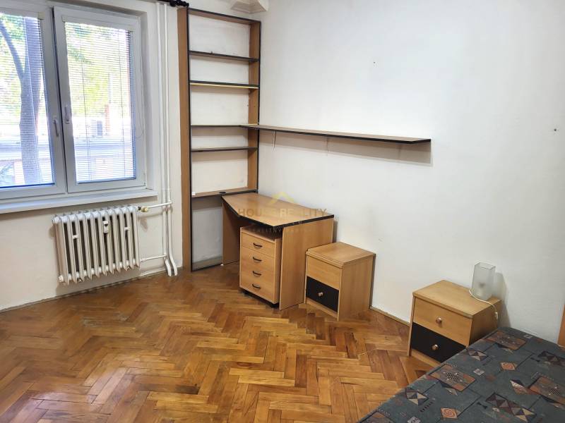 Prenájom 2,5 izbový byt, Rovníková ulica, Bratislava II. Ružinov
