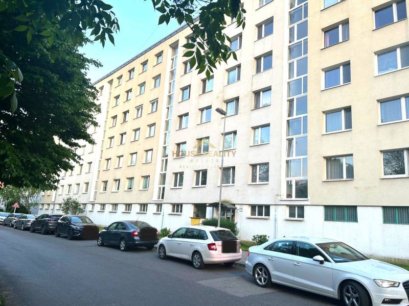 Predaj 3 izbový byt v dobrej lokalite, Gessayova ulica, BA V Petržalka