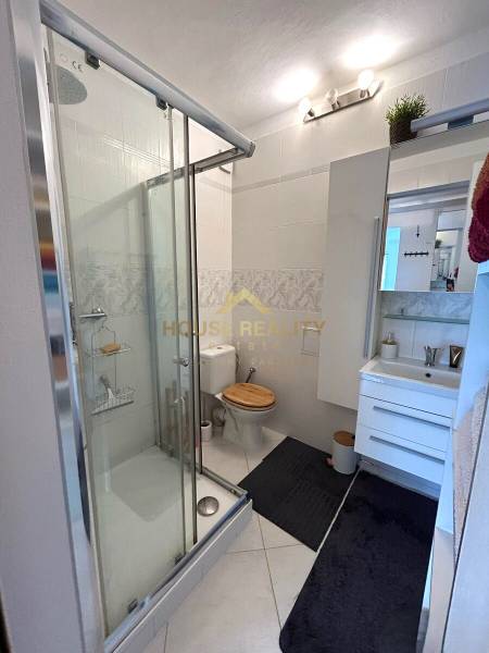 Krásny, zariadený 2 izbový byt, Páričkova ulica, Bratislava II Ružinov