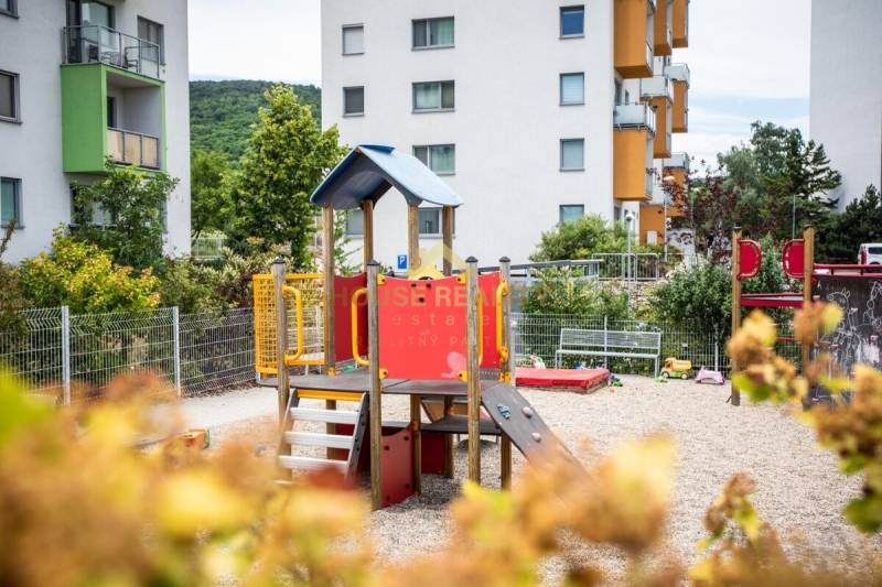 Prenájom NOVOSTAVBA 2 izbový byt, Jurská ul. Bratislava III Nové Mesto