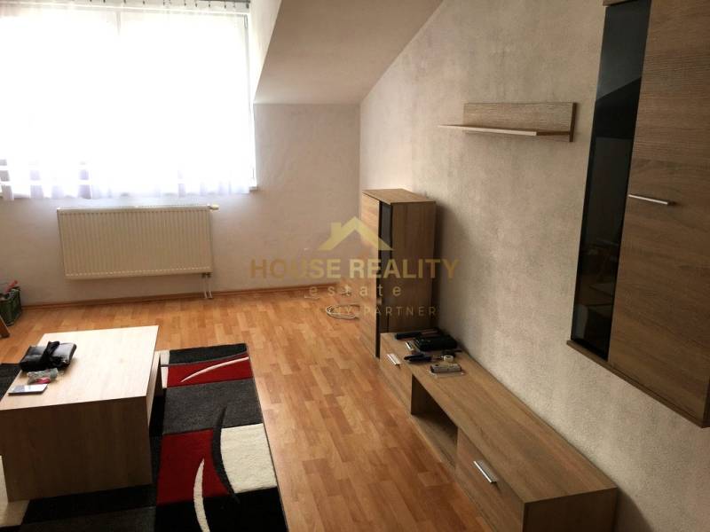 Prenájom pekný 2 izbový byt, Hornádska ulica, Bratislava II.Dolné Hony