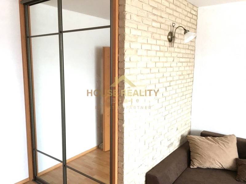 Prenájom pekný 2 izbový byt, Hornádska ulica, Bratislava II.Dolné Hony