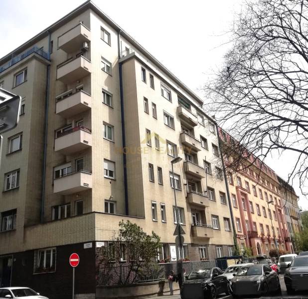 Predaj 2 izbový byt CENTRUM, Jakubovo nám., Bratislava I. Staré Mesto
