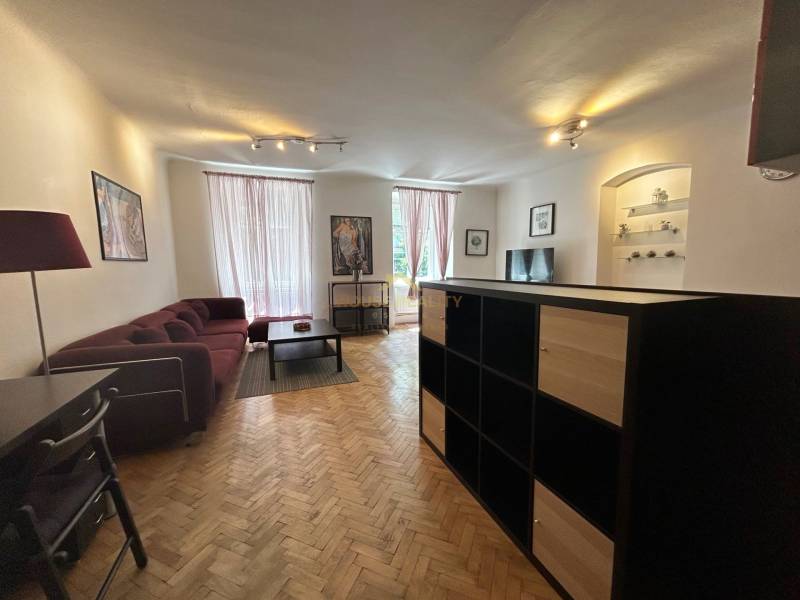 Prenájom veľký 2 izbový byt, Vazovova ulica, Bratislava I. Staré Mesto
