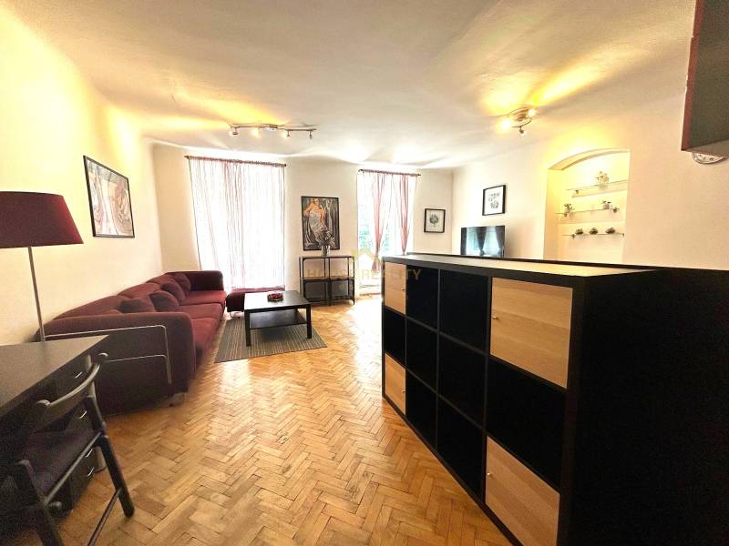 Prenájom veľký 2 izbový byt, Vazovova ulica, Bratislava I. Staré Mesto