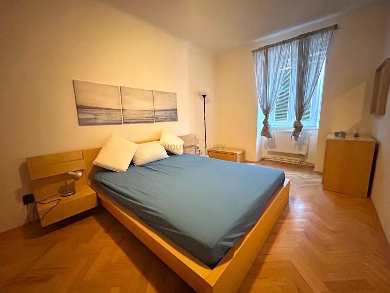 Prenájom veľký 2 izbový byt, Vazovova ulica, Bratislava I. Staré Mesto