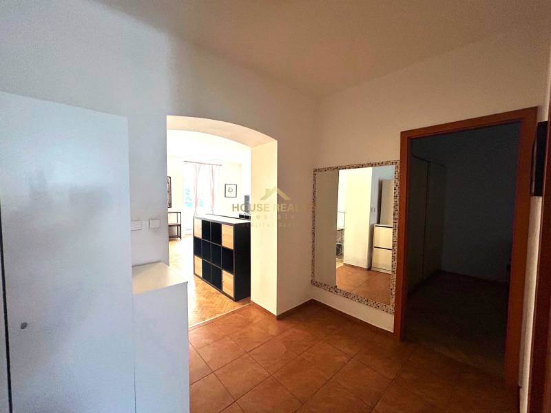 Prenájom veľký 2 izbový byt, Vazovova ulica, Bratislava I. Staré Mesto
