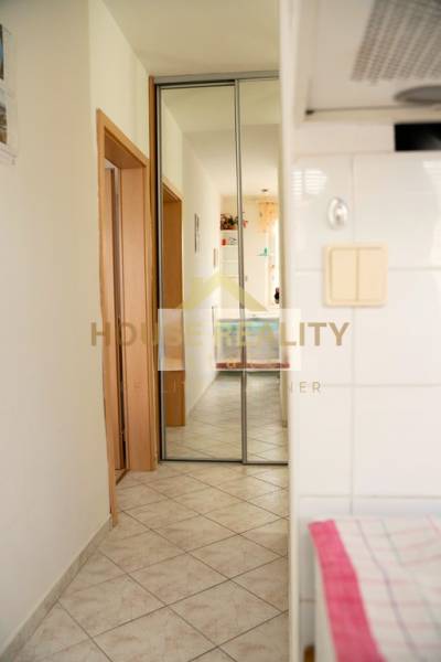 Predaj zariadený 1 izbový byt, Vážska ulica, Bratislava II. Vrakuňa