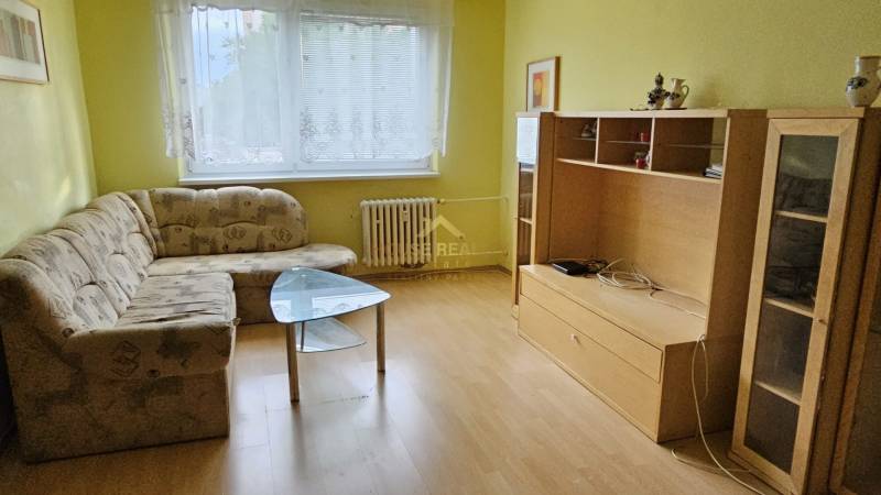 Predaj 3 izbový byt s lodžiou, ul. Medveďovej, Bratislava V. Petržalka