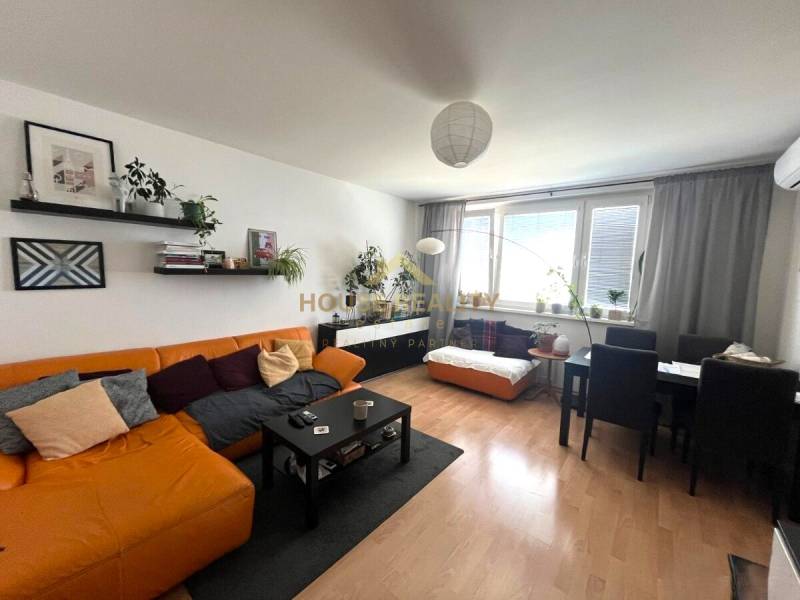 Prenájom pekný 3 izbový byt, Belinského ulica, Bratislava V. Petržalka