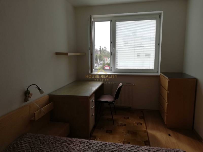 F05.JPG