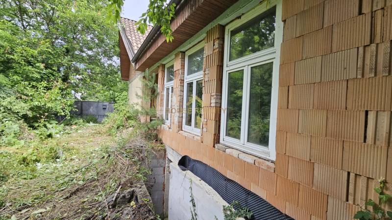 Predaj rod.domu blízko Golf rezort Sedín, pekný pozemok, Veľké Uľany