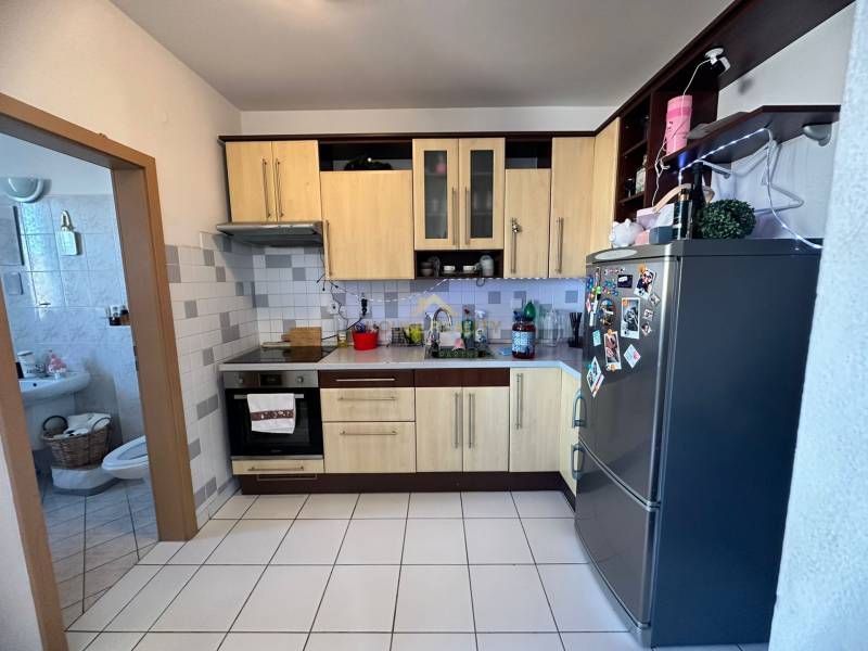 Predaj 2 izbový útulný byt, Tomášikova ulica, Bratislava II. Ružinov 