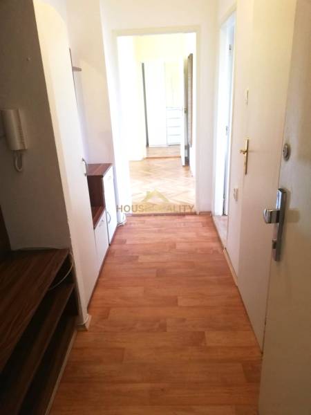 Predaj 3 izbový byt s balkónom, Medzilaborecká ul., Bratislava/Ružinov
