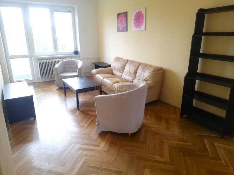 Predaj 3 izbový byt s balkónom, Medzilaborecká ul., Bratislava/Ružinov