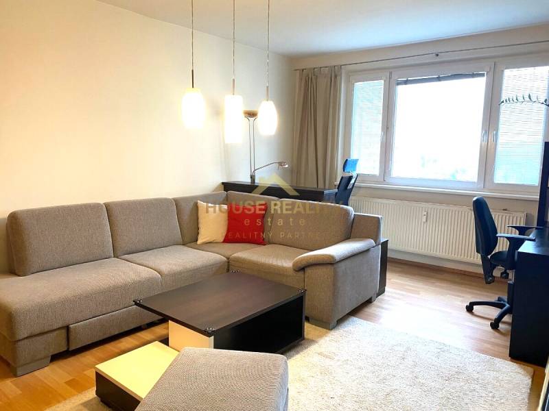 Prenájom pekný 3 izbový byt, Hrobákova ulica, Bratislava V. Petržalka