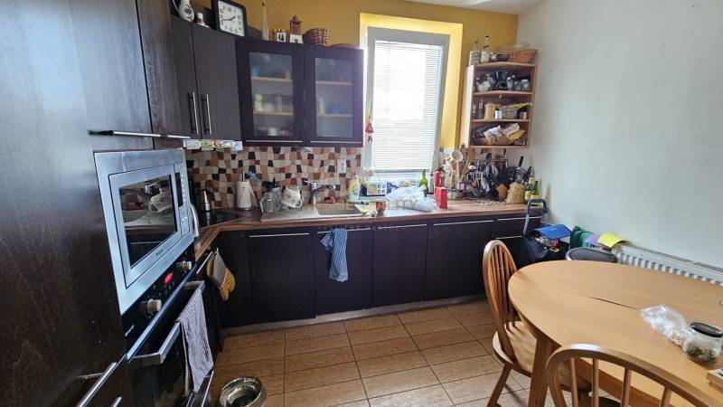 Pekný veľký 3 izbový byt s lodžiou, Karloveská ul., BA IV. Karlova Ves