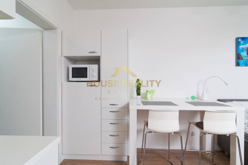 Prenájom moderný 1 izbový byt Miletičova ulica, Bratislava II. Ružinov