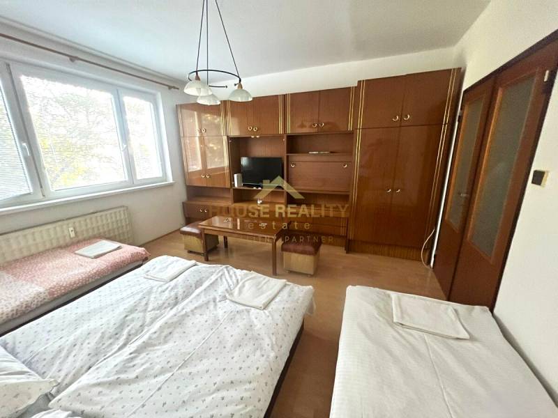 Predaj svetlý 1 izbový byt, Kladnianska ulica, Bratislava II. Ružinov