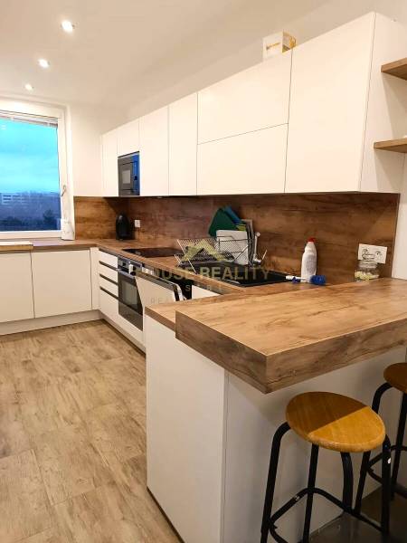 Prenájom moderný 3 izbový byt, Šustekova ul, Bratislava V. Petržalka