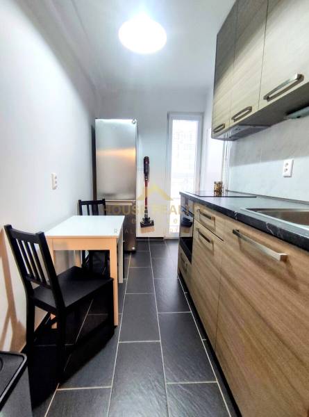 Prenájom moderný 2 izbový byt Martinčekova ul., Bratislava II. Ružinov