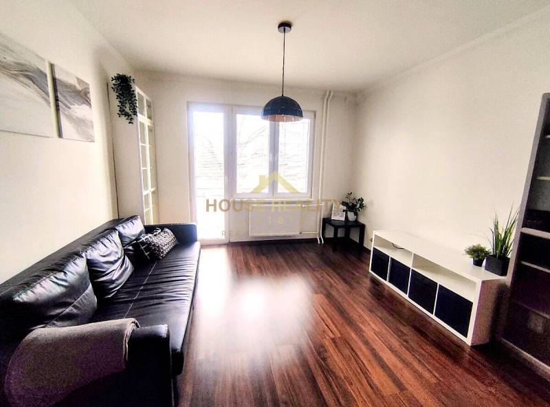 Prenájom moderný 2 izbový byt Martinčekova ul., Bratislava II. Ružinov