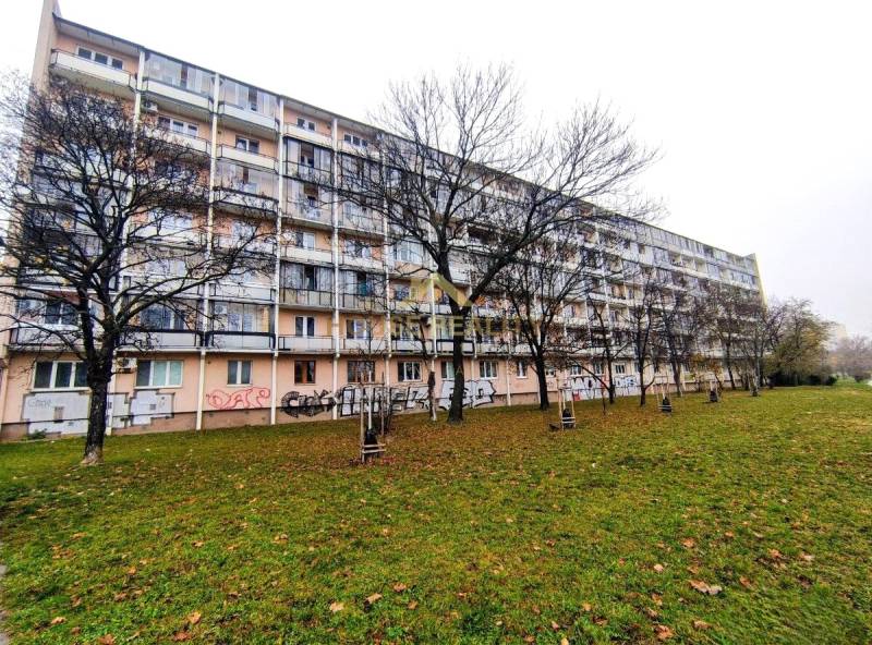Prenájom moderný 2 izbový byt Martinčekova ul., Bratislava II. Ružinov