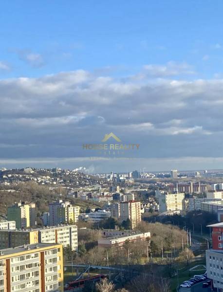 Pekný 3 izbový byt s lodžiou, ulica Nad Lúčkami, BA IV. Karlova Ves