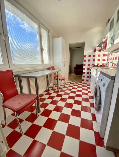 Pekný 3 izbový byt s lodžiou, ulica Nad Lúčkami, BA IV. Karlova Ves