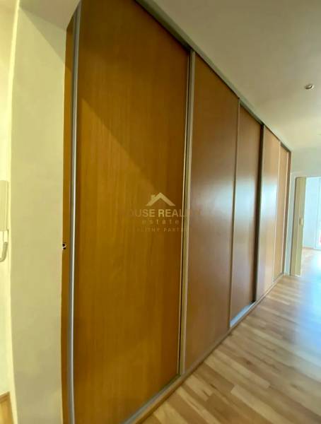 Pekný 3 izbový byt s lodžiou, ulica Nad Lúčkami, BA IV. Karlova Ves