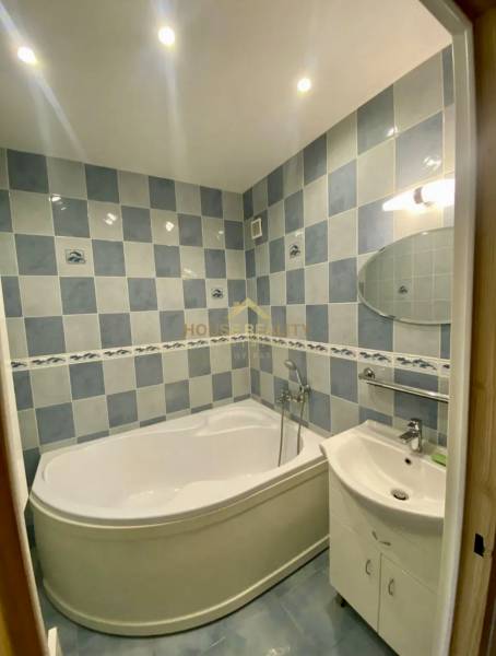 Pekný 3 izbový byt s lodžiou, ulica Nad Lúčkami, BA IV. Karlova Ves