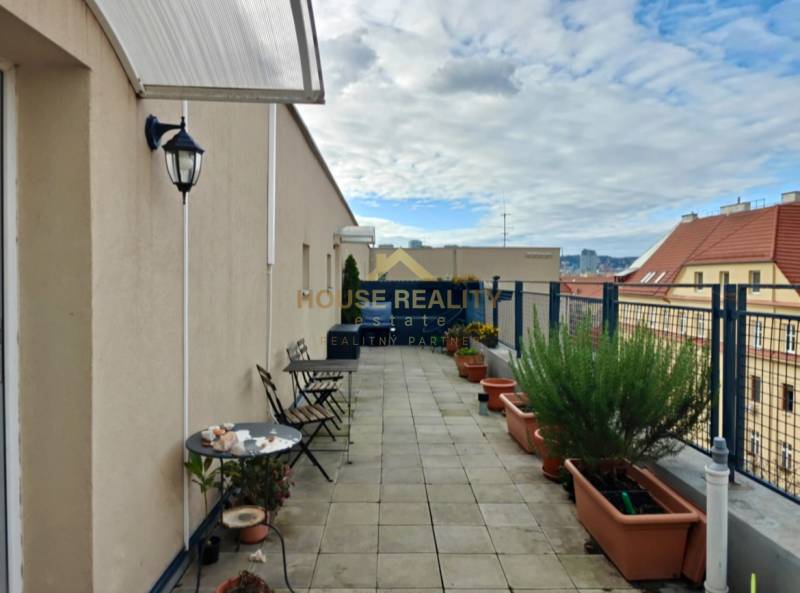 Prenájom 2 izbový byt, Kalinčiakova ulica, Bratislava III. Nové Mesto 