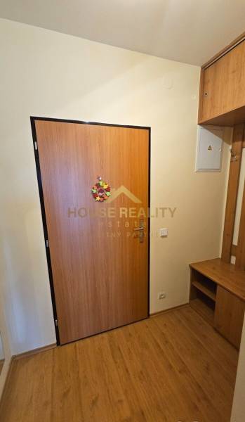 Priestranný 4 izbový byt s parkovaním, Tupého ulica, BA III Nové Mesto