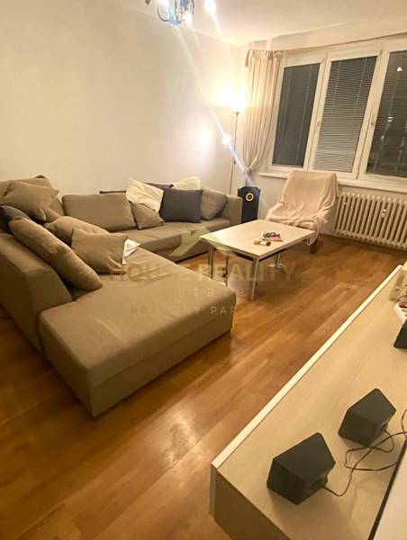 Pekný 2,5 izbový byt, ulica J.C. Hronského, Bratislava III. Nové Mesto