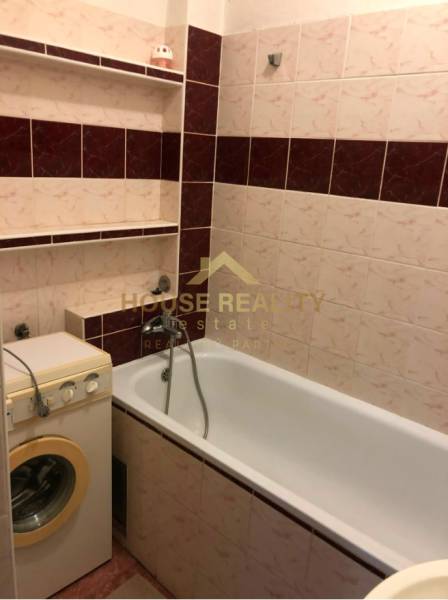 Priestranný 2 izbový byt, Kmeťovo námestie, Bratislava I. Staré Mesto