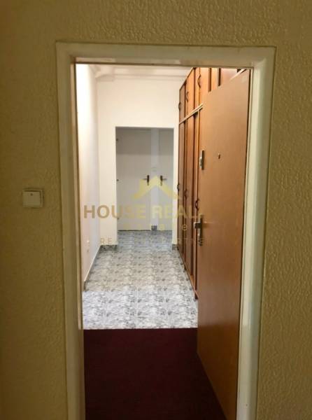 Priestranný 2 izbový byt, Kmeťovo námestie, Bratislava I. Staré Mesto