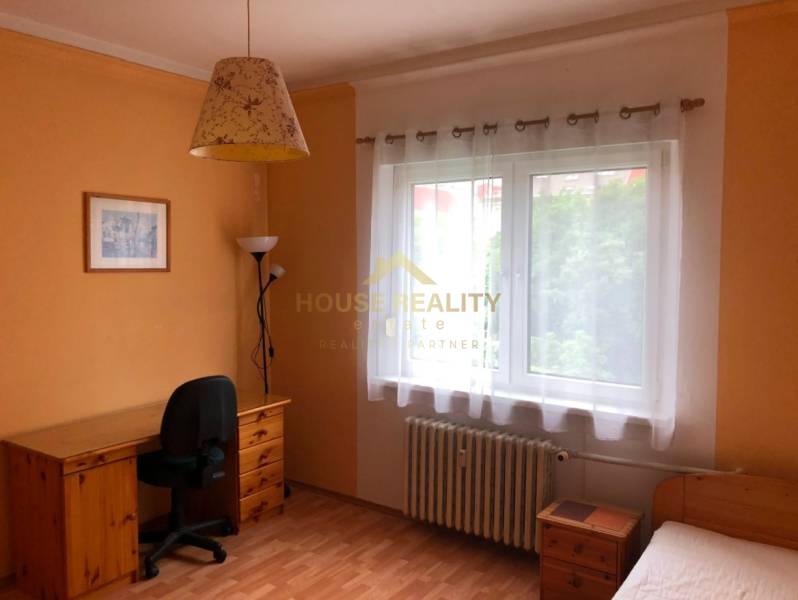 Priestranný 2 izbový byt, Kmeťovo námestie, Bratislava I. Staré Mesto