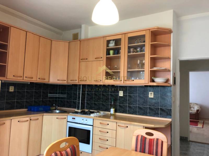 Priestranný 2 izbový byt, Kmeťovo námestie, Bratislava I. Staré Mesto