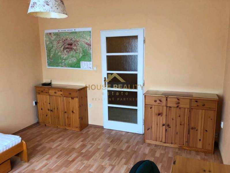 Priestranný 2 izbový byt, Kmeťovo námestie, Bratislava I. Staré Mesto