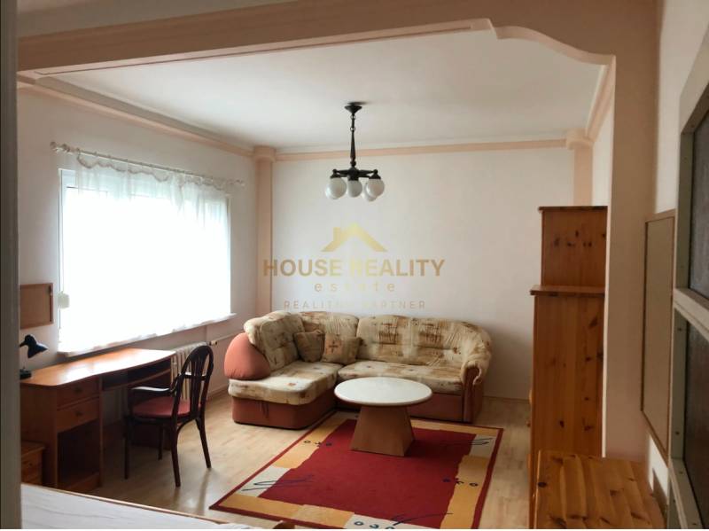 Priestranný 2 izbový byt, Kmeťovo námestie, Bratislava I. Staré Mesto