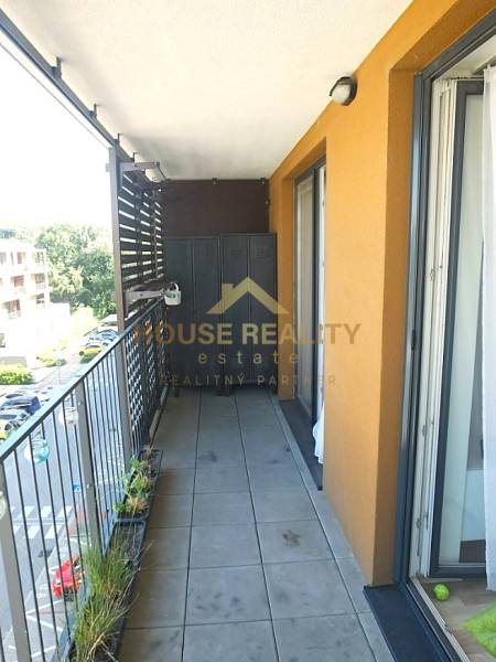 Prenájom 2 izbový byt SLNEČNICE, Žltá ulica, Bratislava V. Petržalka